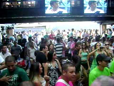 Bateria Escola de Samba no Escritrio Bar com a Banda Alto Padro