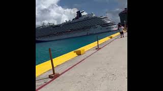 It amazing to see the ICON and Virgin side by Side .. what a huge Cruise .. The way they build