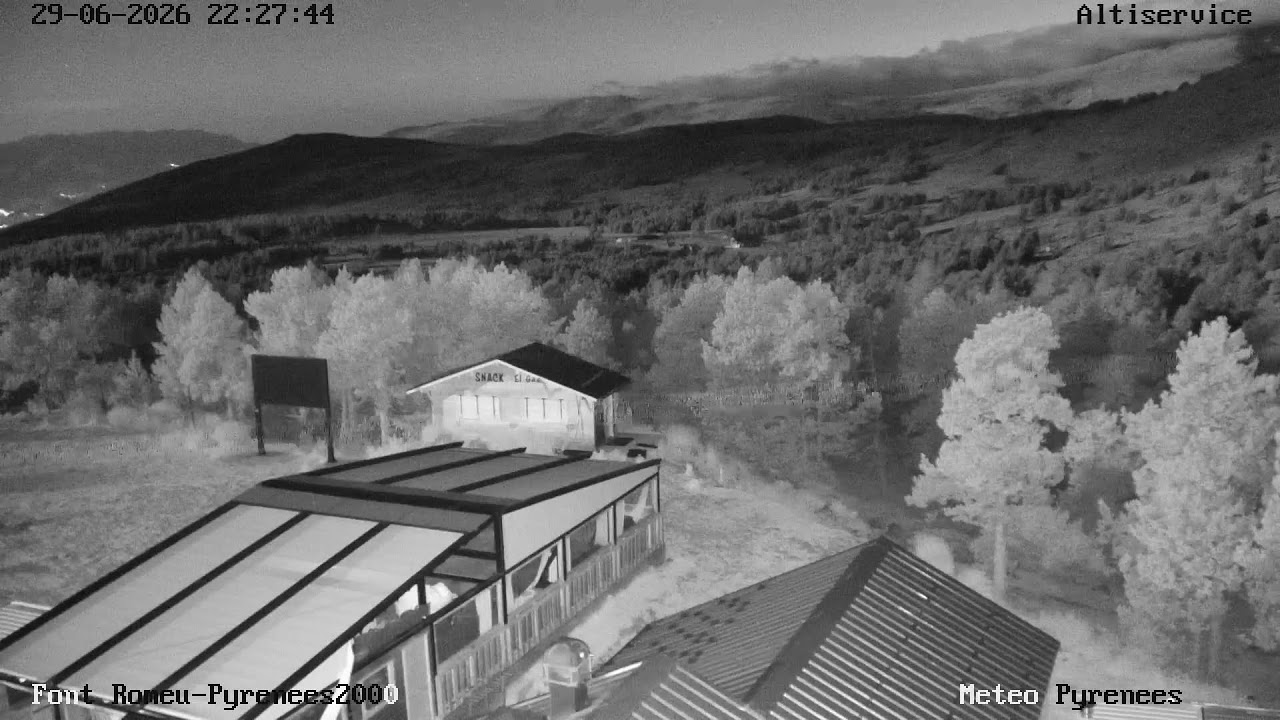Live webcam view of Font-Romeu Pyrénées 2000 Summit