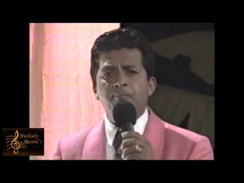 Que se hable de amor en todo el mundo (Video Oficial) Máximo Y Nathaly Escaleras