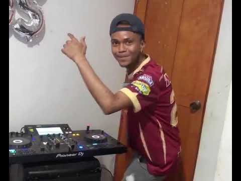 Leo Candelo - Hasta Abajo Ft Jey K (En Vivo)