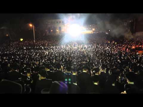 Lag BaOmer Fire in Kiryas Joel 5773/2015