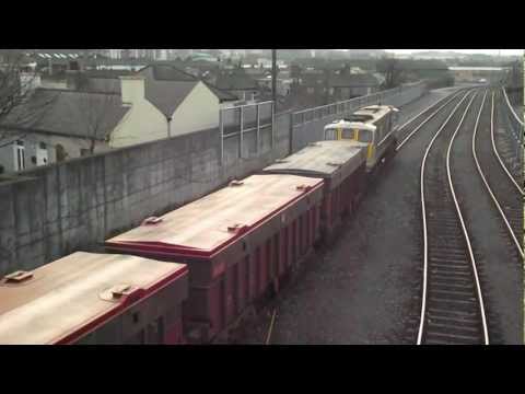 Irish Rail 071 departing with an empty ore train