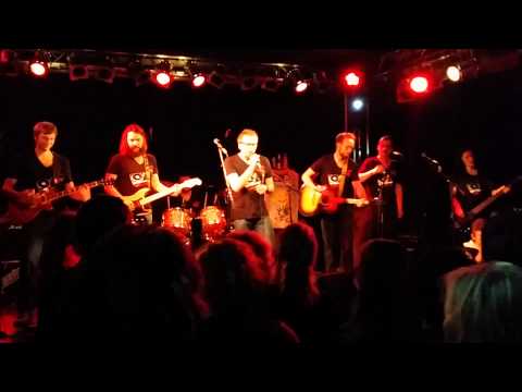 Das "Beinahe"-Finale des "Beinahe"-Vinyl-Release-Konzertes "EISERN LAND - EISERNET LIED"