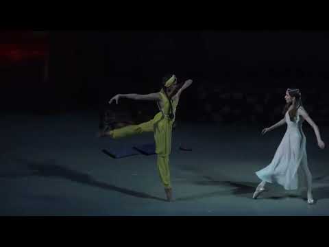 Maria Bulanova as Zarema, Anastasia Nuykina as Maria. "The Fountain of Bakhchisarai".