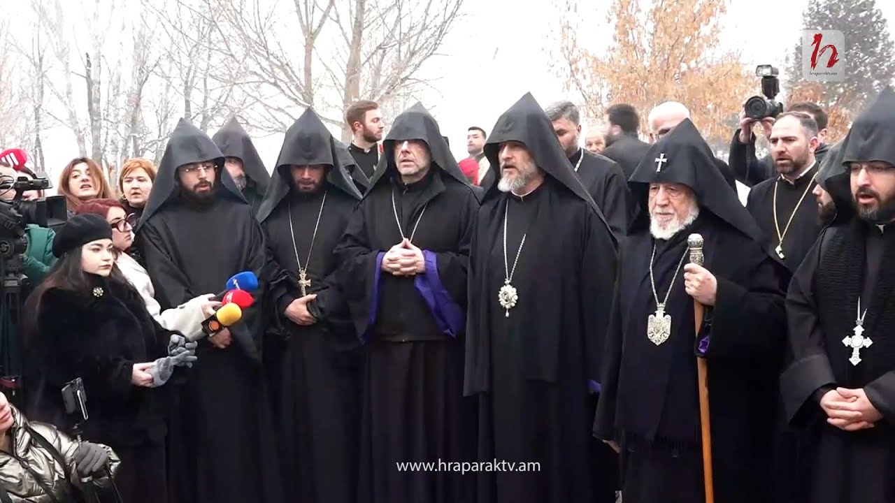 Վեհափառը Եռաբլուրում է