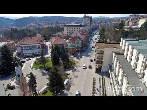 Дълга е главната улица