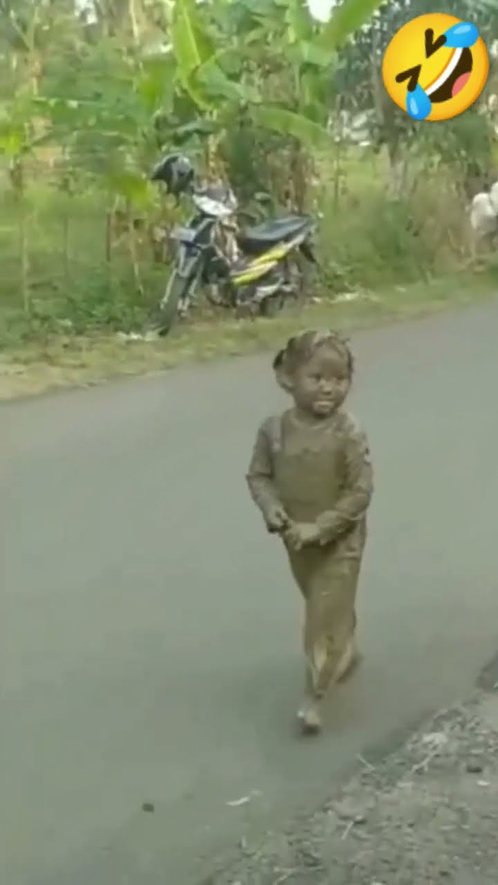 Siap-siap ngakak! 😂 Jangan lewatkan video lucu terbaru yang bakal bikin harimu lebih ceria. Kunjungi channelku ya! 🎉
