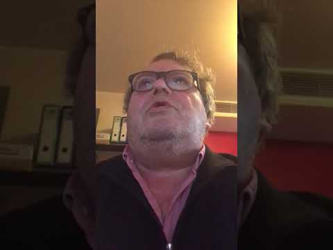 Facha escupiendo mierda