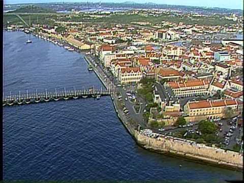 "DUSHI KORSOU" (Rudy Plaate) DI "ALEX ALBERTO"