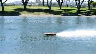 preview picture of video 'RC gas boats at mission bay boat pond'