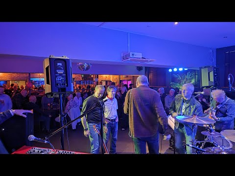 The Flares- 1st Set at Cubanas Barry -  Nov 2025