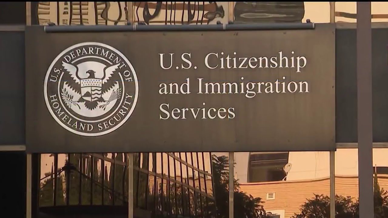 Saint John's Partners with Mahmee for Free Postpartum Doula and