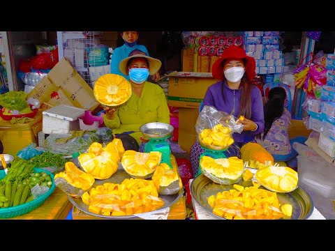 Cambodian Street Food Tour 2021 - Walking Around Phsar Deum Kor, Phnom Penh
