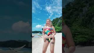 bikini TikTok be like...