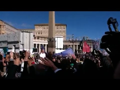 Crowds gather for Pope Francis' inauguration