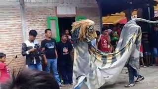 Download lagu barongan suronggono dari desa Kalirejo kangkung... mp3 Download lagu barongan suronggono dari desa Kalirejo kangkung... mp3