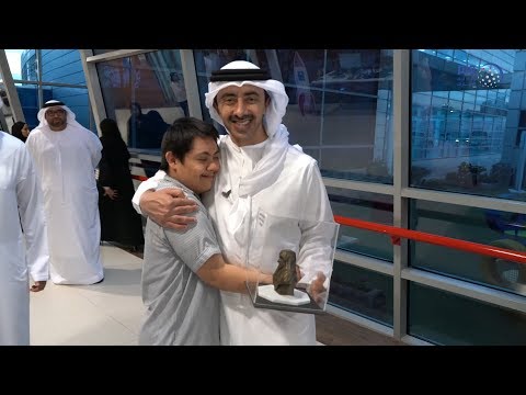 عبدالله بن زايد يزور مركز دبي لأصحاب الهمم