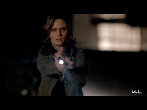 Bones 2x04 - Brennan kills a man for the first time