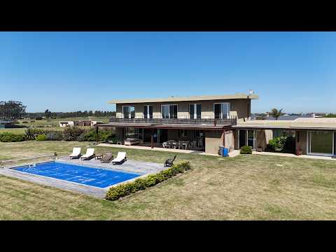 Video de YouTube - Casa en Venta de 7 dormitorios con Piscina y Jardín en Manantiales, Maldonado