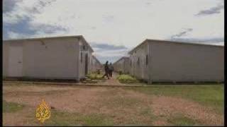 Listeners tune in to Sudanese radio station - 13 June 2008