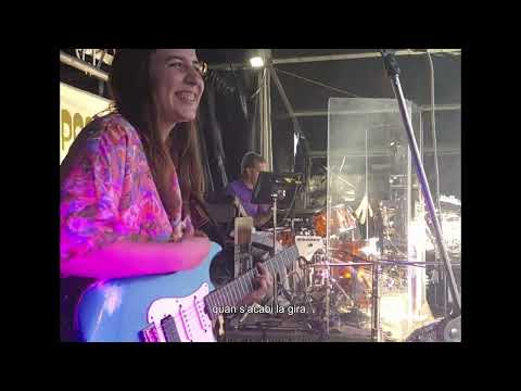 GINESTÀ ft. TRIQUELL - Sota els focus (videolyric)