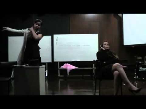 Por que você fuma tanto, Lilly (Andressa e Paulla).