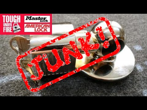 (1037) Master Lock 377 Trailer Hitch Lock (JUNK!)