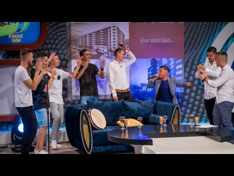 Deoni i tranon te rinjet nga Prishtina me kendim - Atmosfera e zjarrte ne emission