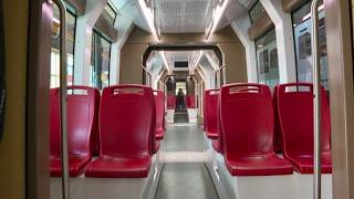 Firenze, ecco il nuovi tram Sirio a batteria (con le sedute rosse di plastica): il video