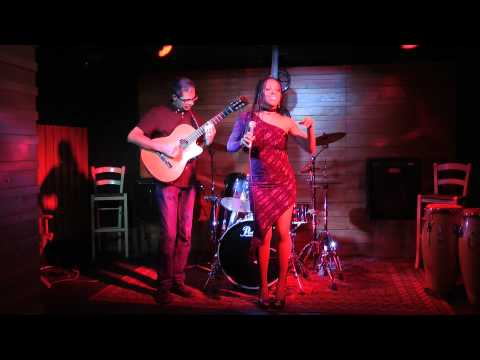 Elisete sings Verka Serduchka accompanied by Ron Laor - Vse budet horosho