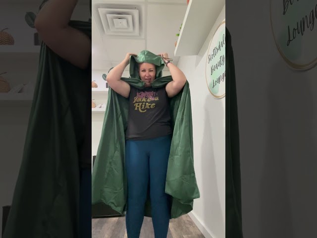 Vídeo relacionado con keland Capa medieval con capucha Capa del Renacimiento para mujeres hombres Halloween Cosplay (marrón)