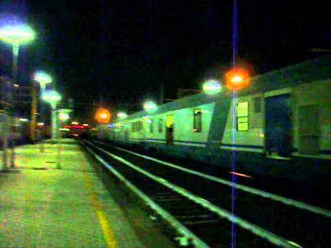 Treno Espresso 14867 proveniente da Lourdes in arrivo a Prato Centrale