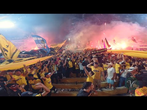 "Esto fue la NOCHE AMARILLA 2025 desde la Sur Oscura" Barra: Sur Oscura &bull; Club: Barcelona Sporting Club &bull; País: Ecuador