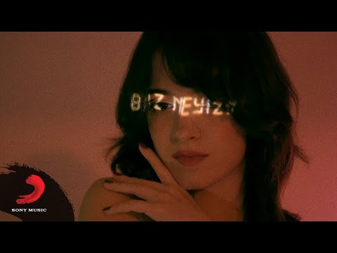 Melis Fis - Biz Neyiz? (Official Video)