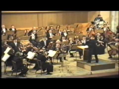 Iakovos Kolanian plays Loris Tjeknavorian guitar concerto (1 movement) "Zarhe"