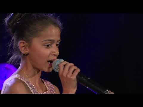 Enkela Kipti - Il mare calmo della sera (Live @ Rising Stars)