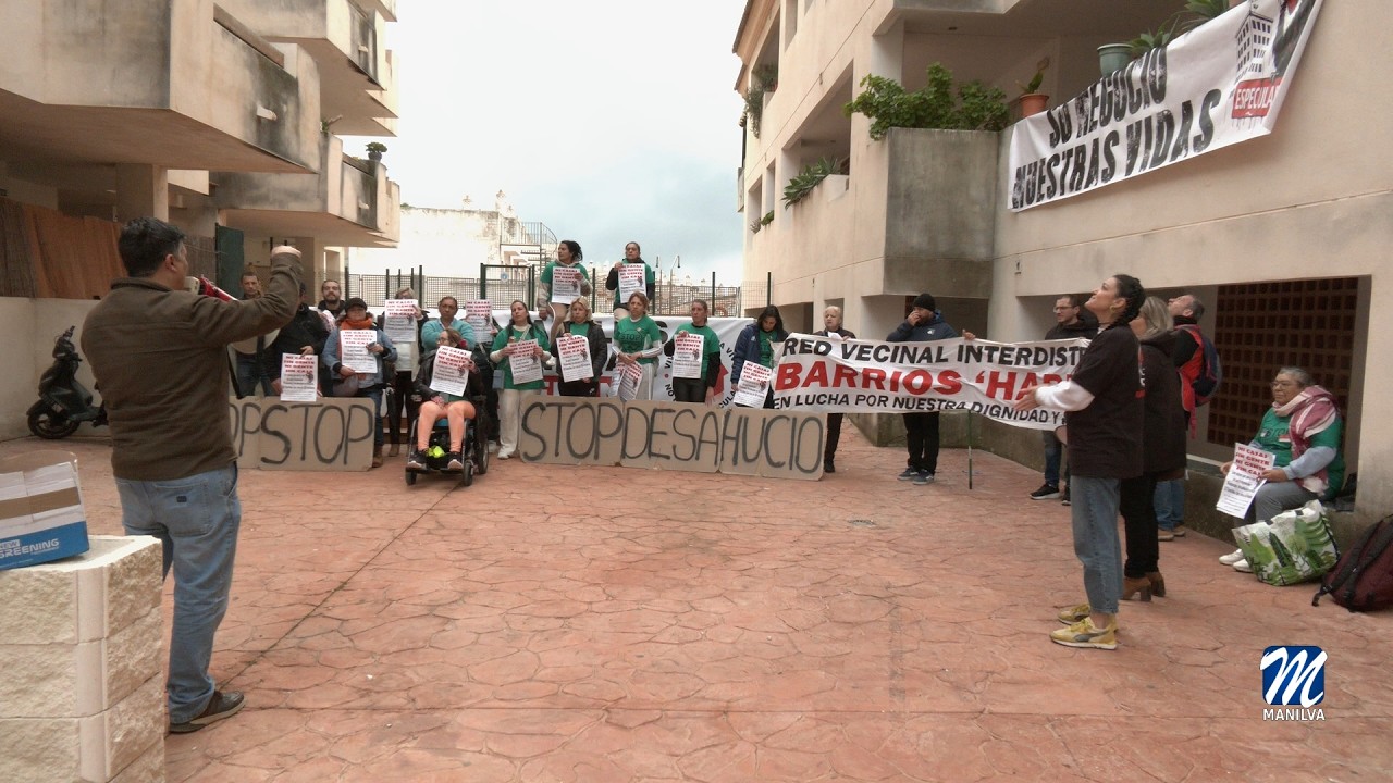 Stop desahucios en calle Sarmiento en Manilva