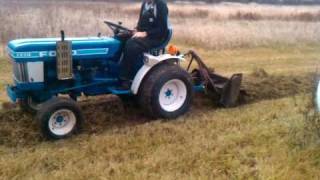 preview picture of video 'Ford 1210 sub compact tractor rototilling'