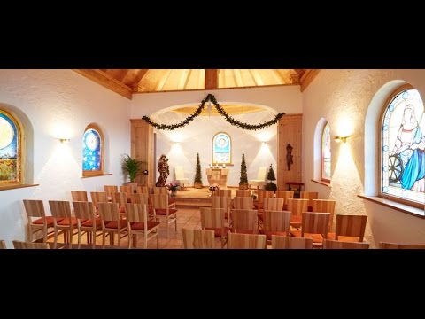 Monika Bürk Finkbeiner tanzt auf AMEN, von Lex van Someren