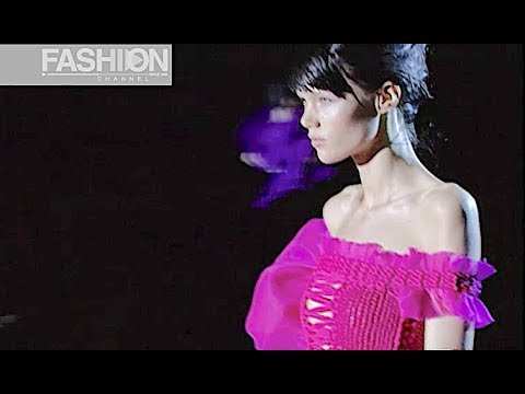 GIANFRANCO FERRÉ Fall 2002 2003 Milan - Fashion Channel.
