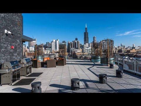 New West Loop apartments in a pedestrian-friendly area