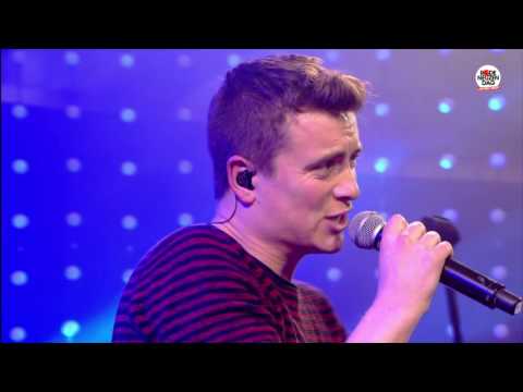 Rode Neuzen Dag: Niels & Wiels - Dansen (live bij Q)