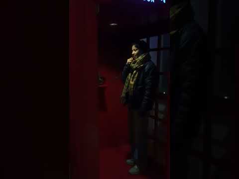 उनकी अपील है कि उन्हें हम मदद करे.                चाकू की पसलियों से गुजारिश तो देखिए...