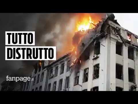 Guerra Ucraina, bombe distruggono Kharkiv: fiamme e macerie anche all’Università, almeno 21 morti