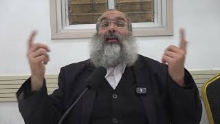 האם מותר ללוות מאכלים בשבת מהשכנים▪️הרב נחמנסון▪️(ג' טבת תשפ"ו. בית כנסת חב"ד כפר סבא) (הרב יהודה לייב נחמנסון) - התמונה מוצגת ישירות מתוך אתר האינטרנט יוטיוב. זכויות היוצרים בתמונה שייכות ליוצרה. קישור קרדיט למקור התוכן נמצא בתוך דף הסרטון