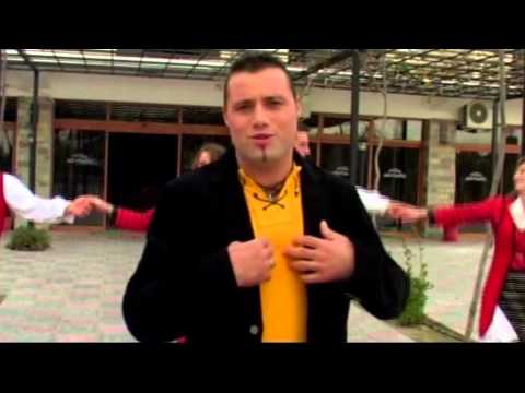 Agustin prekaj pse vajze