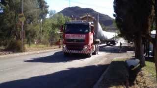 preview picture of video 'Abnormal Load - Wind Turbine Blade'