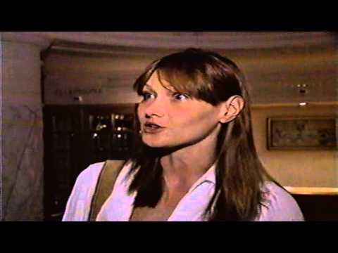 Backstage Versace Couture 1994