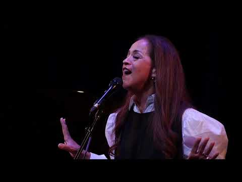 Perla Batalla  sings Bird on the Wire (L  Cohen)